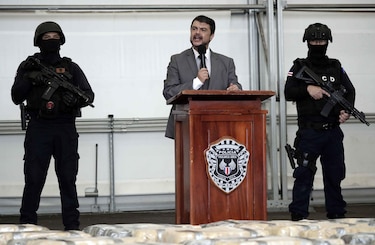 Decomisan 2.2 toneladas de cocaína en un semisumergible en el Pacífico de Costa Rica