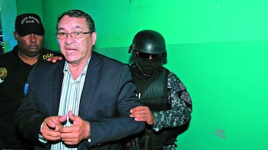 Arresto domiciliario y suspensión del cargo para alcalde santeño