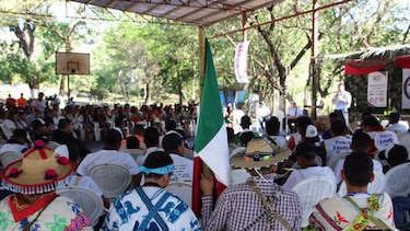 Jóvenes indígenas comparten experiencias en Soloy
