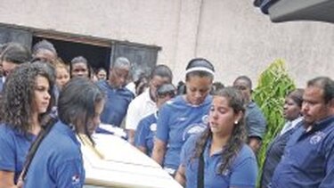 Despiden a estudiante y atleta