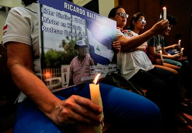 Recuerdan con una misa a los muertos y detenidos en las protestas