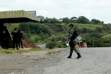 Policía Nacional se mantiene en la Interamericana cerca de Tolé y Viguí
