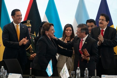 Nicaragua retira a su embajadora en Honduras tras denunciar falta de consenso en la Celac