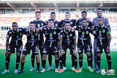 El Tauro conquista su título  15