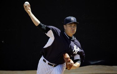 Tanaka trabaja para regresar pronto al montículo con los Yankees