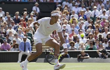 Halep, eliminada de Wimbledon; Nadal se asegura seguir de número uno