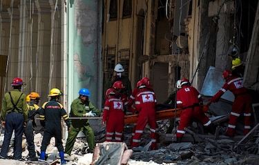 Explosión en hotel de Cuba deja 27 muertos y sigue la búsqueda de sobrevivientes