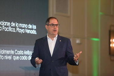 Café con La Prensa: Innovación y conectividad aérea marcan el debate sobre el futuro del turismo