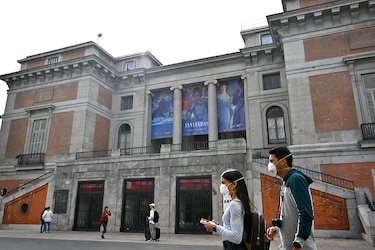 España cierra escuelas y aplica primeras cuarentenas en ciudades por Covid-19