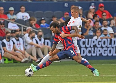 Estados Unidos vence 1-0 a Canadá y avanza a cuartos como líder del Grupo B de Copa de Oro