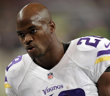 Siguen las críticas a Vikings y a Peterson por caso de violencia doméstica