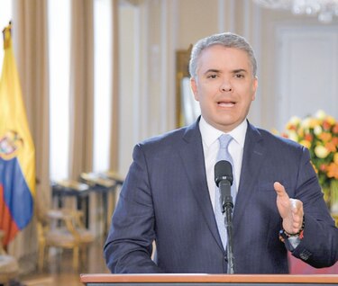 Colombia acuerda alza de salario mínimo