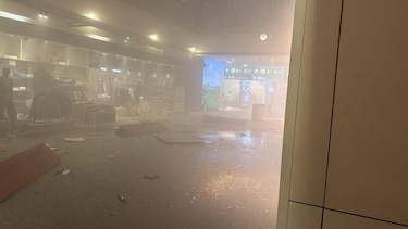 Un muerto y once heridos en los aeropuertos de Abu Dabi y de Dubái tras ataques iraníes