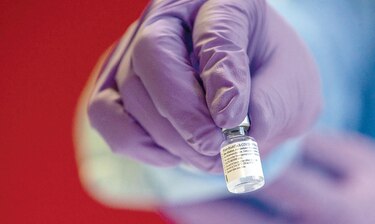 Médicos intensivistas denuncian ‘irregularidades’ en proceso de vacunación contra la Covid-19