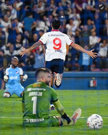 Nacional de Montevideo sella su boleto a la fase de grupos de la Copa Libertadores; el panameño Luis Mejía fue figura en el partido