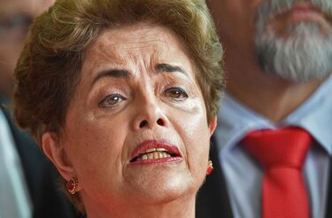Venezuela retira embajador y congela relaciones con Brasil tras destitución de Rousseff