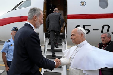El papa León XIV regresa a Roma en el avión del rey de España