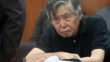 Expresidente Alberto Fujimori retorna a prisión tras evaluación en clínica
