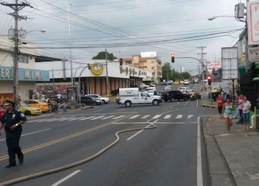 Controlan incendio en depósito de imprenta en Vía Porras
