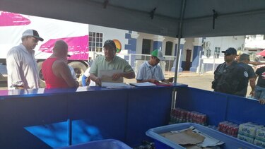 Retiran alimentos vencidos en Carnaval santeño