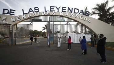 Perú vota en una presidencial sin favoritos en la semana más mortal de la pandemia