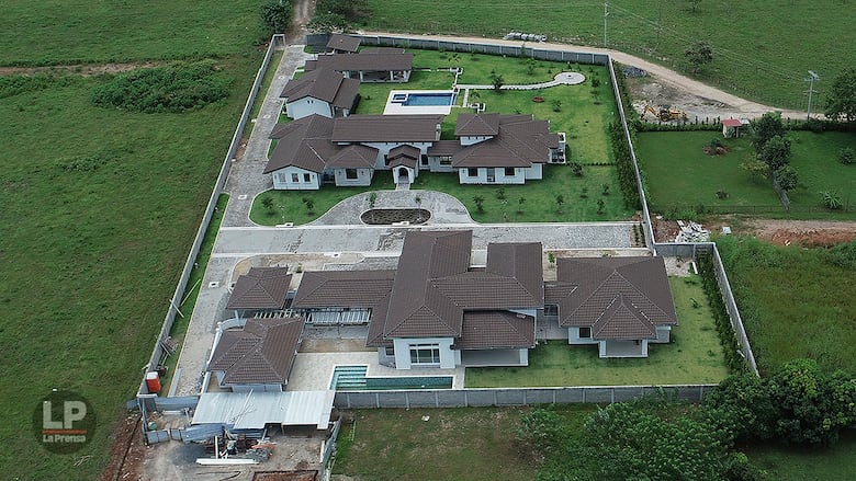 Los Carrizo-Spiegel y el sueño de la mansión propia