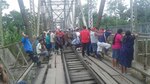 Obreros cierran puente sobre el río Sixaola; exigen reintegro de compañeros