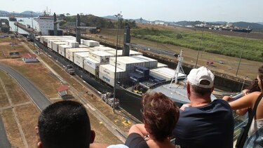 Portacontenedores transitaron el 76% del tonelaje por el Canal