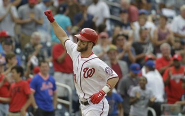 Nacionales ganan con jonrón de Harper