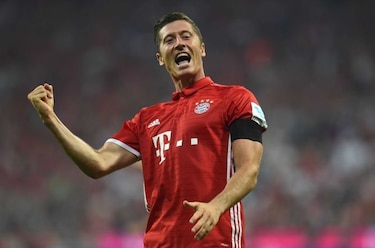 Bayern Múnich arranca con goleada y triplete de Lewandowski