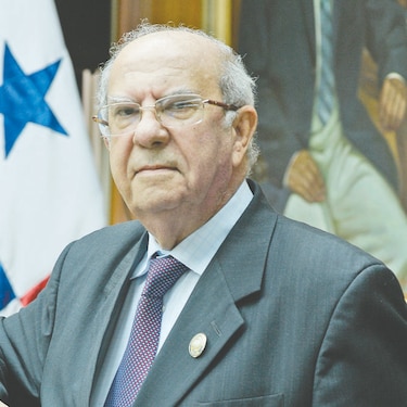 Rector  Gustavo García de Paredes arrendó más tierras