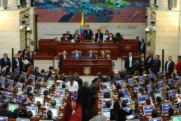 Santos pide al Congreso 'consolidar' la paz en Colombia