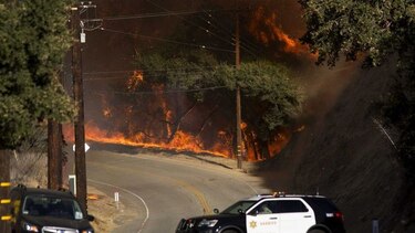 Nueve muertos y miles de evacuados por incendios en California