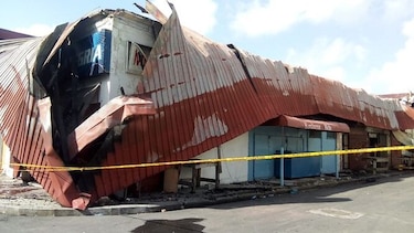 Fuego en Colón destruye dos locales comerciales