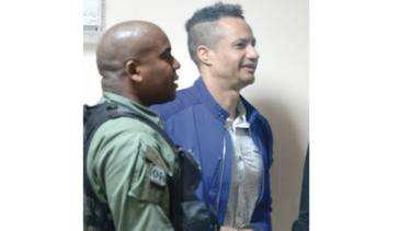 Mantienen orden de detención contra Domínguez Walker