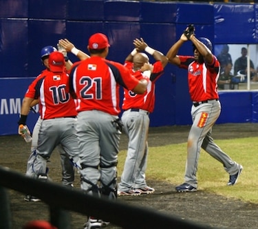 Peloteros panameños recibirán 2 mil dólares
