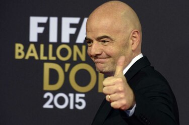 Infantino dice no saber cuándo se volverá a reanudar el fútbol