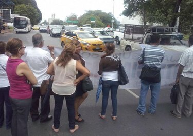 Pacientes protestan ante la falta de medicamentos