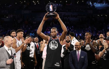 Equipo LeBron se lleva la victoria en el Juego de Estrellas