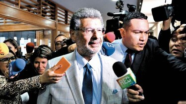 Álvaro Uribe culpa a Santos de ejecutar complot en su contra