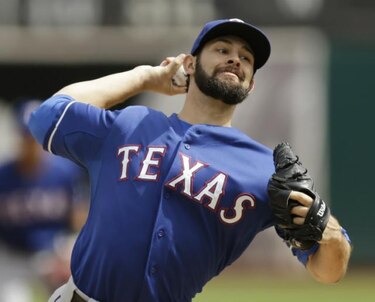 Rangers barren a unos Atléticos que complican su pase a la postemporada