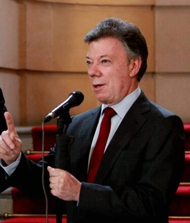 Santos advierte a las FARC que cambien 'rápido' las balas por los votos