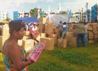Política y Navidad se toman Curundú