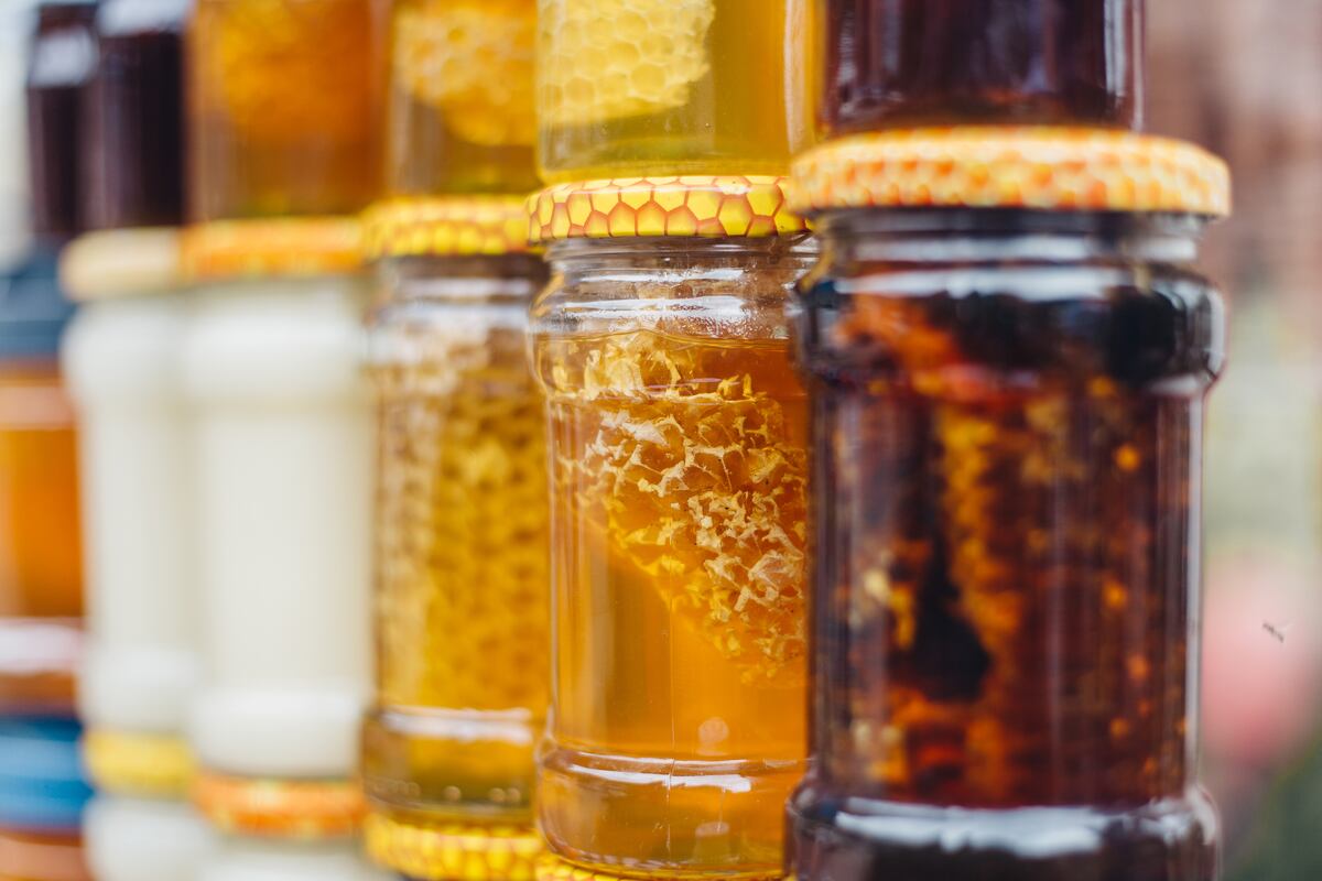 Calidad de la miel de abeja, bajo investigación del Instituto