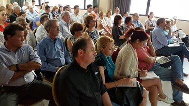 Alcaldía de Panamá presenta propuestas a residentes de Paitilla