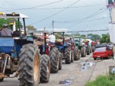 Productores afirman que la maquinaria agrícola rodante no tiene registro vehicular para subsidio de combustible