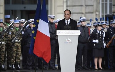 Hollande: Amenaza sigue un año después de ataque en Francia