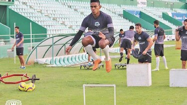 Edgar Bárcenas logra llamar el interés en México