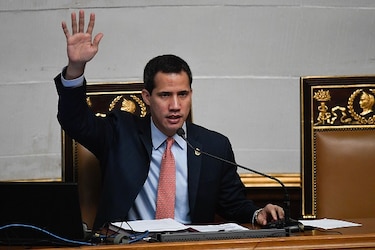 Estados Unidos acusa a Nicolás Maduro de sobornar para evitar que Juan Guaidó se reelija
