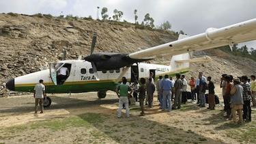 Mueren 23 personas al estrellarse un avión en Nepal